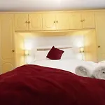 Cozy Nights Svp Detached House